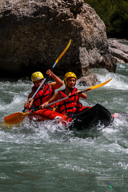 photo cano raft air boat canoe verdon